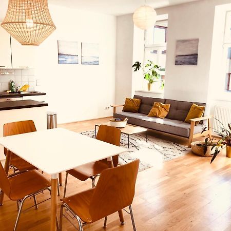 Helle 4 Zimmer Familien-Wohnung Mit Balkon! Schloss Schonbrunn In Gehdistanz Vienna Esterno foto
