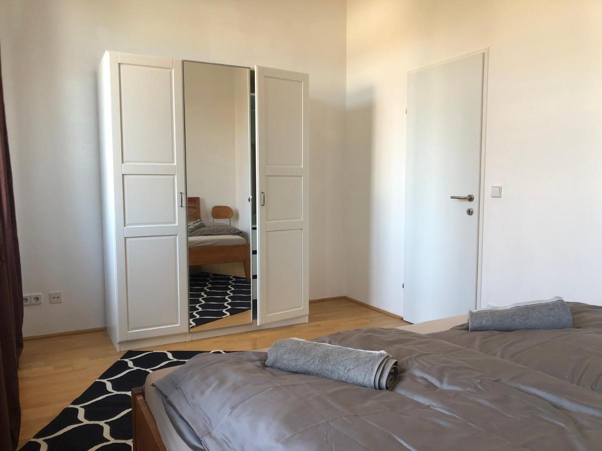 Helle 4 Zimmer Familien-Wohnung Mit Balkon! Schloss Schonbrunn In Gehdistanz Vienna Esterno foto