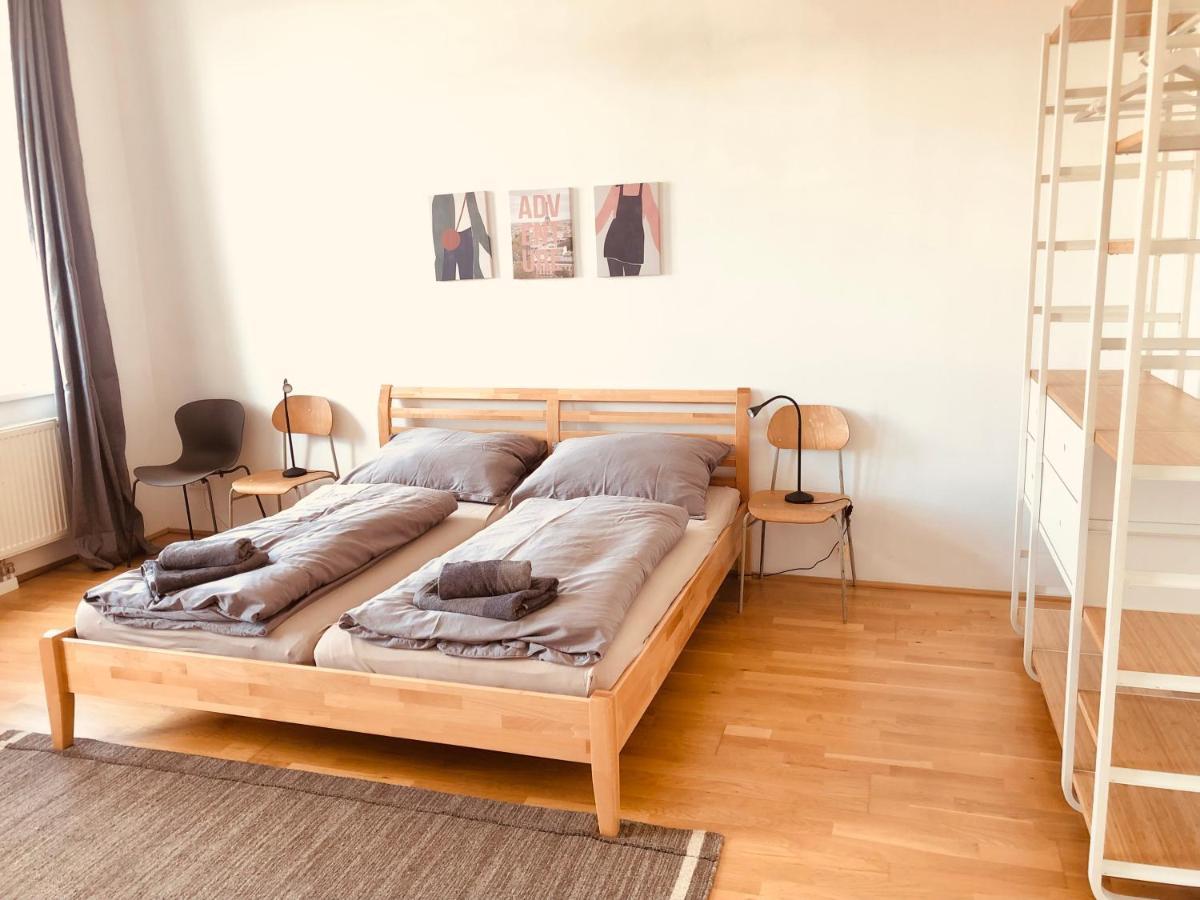 Helle 4 Zimmer Familien-Wohnung Mit Balkon! Schloss Schonbrunn In Gehdistanz Vienna Esterno foto
